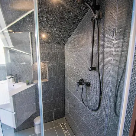 Apartament Adam Apartman *